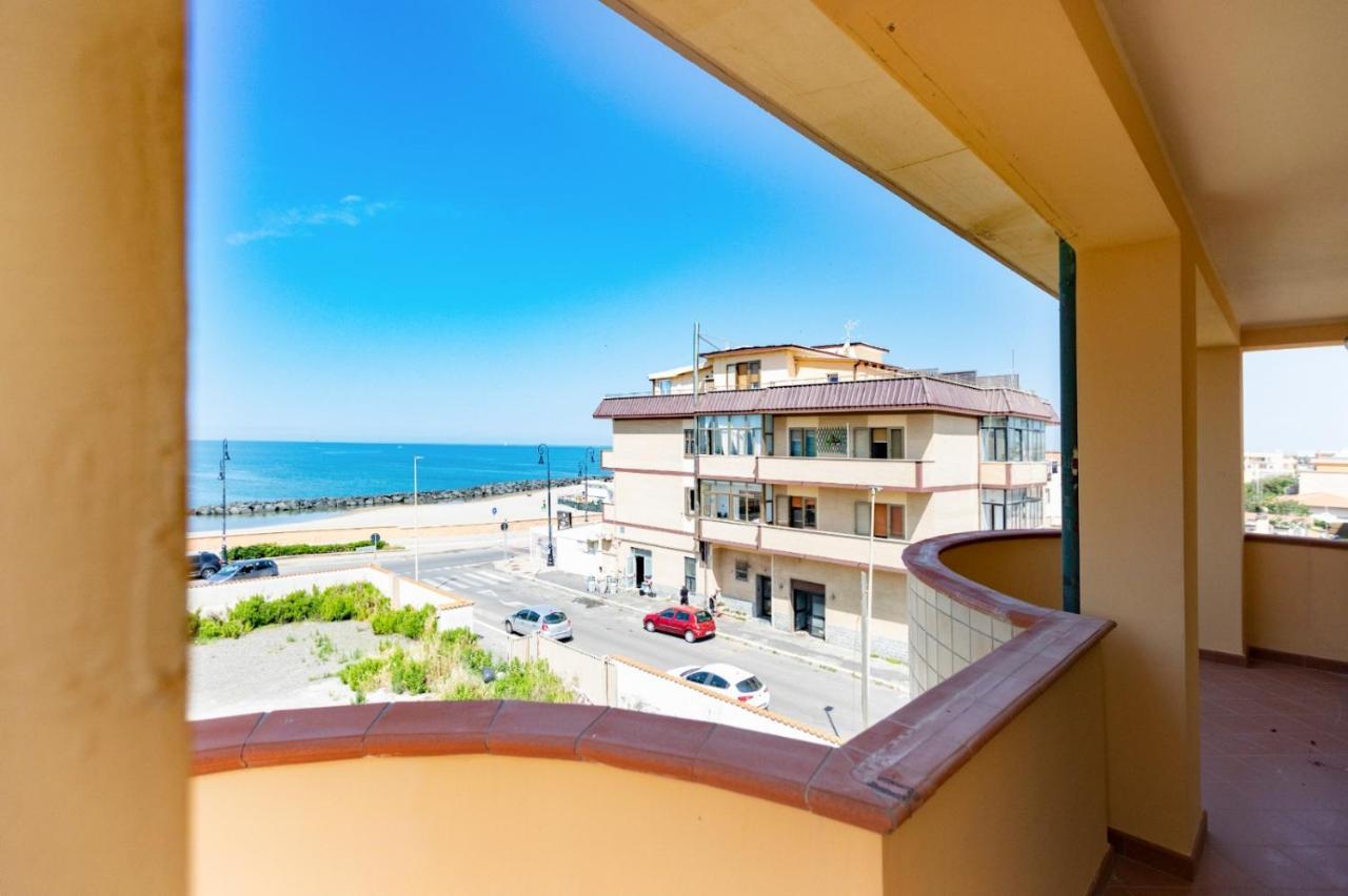 Waterfront House Fiumicinoアパートメント エクステリア 写真